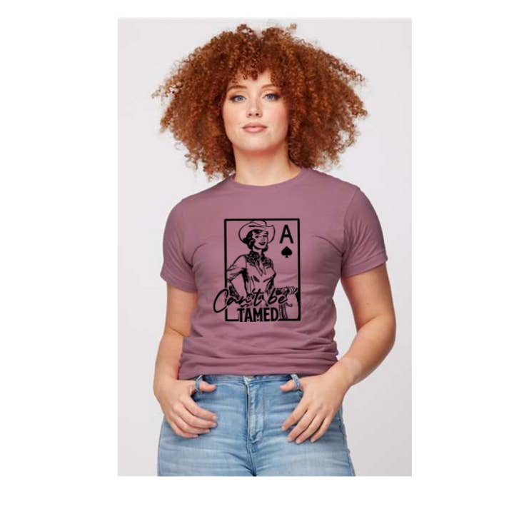 T-shirt graphique Can't Be Tamed pour la vente par MBD Printing and Design
