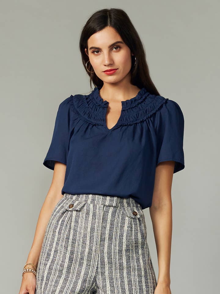 Blusa detalhada com franzido Lenza - Marinha por atacado de Greylin