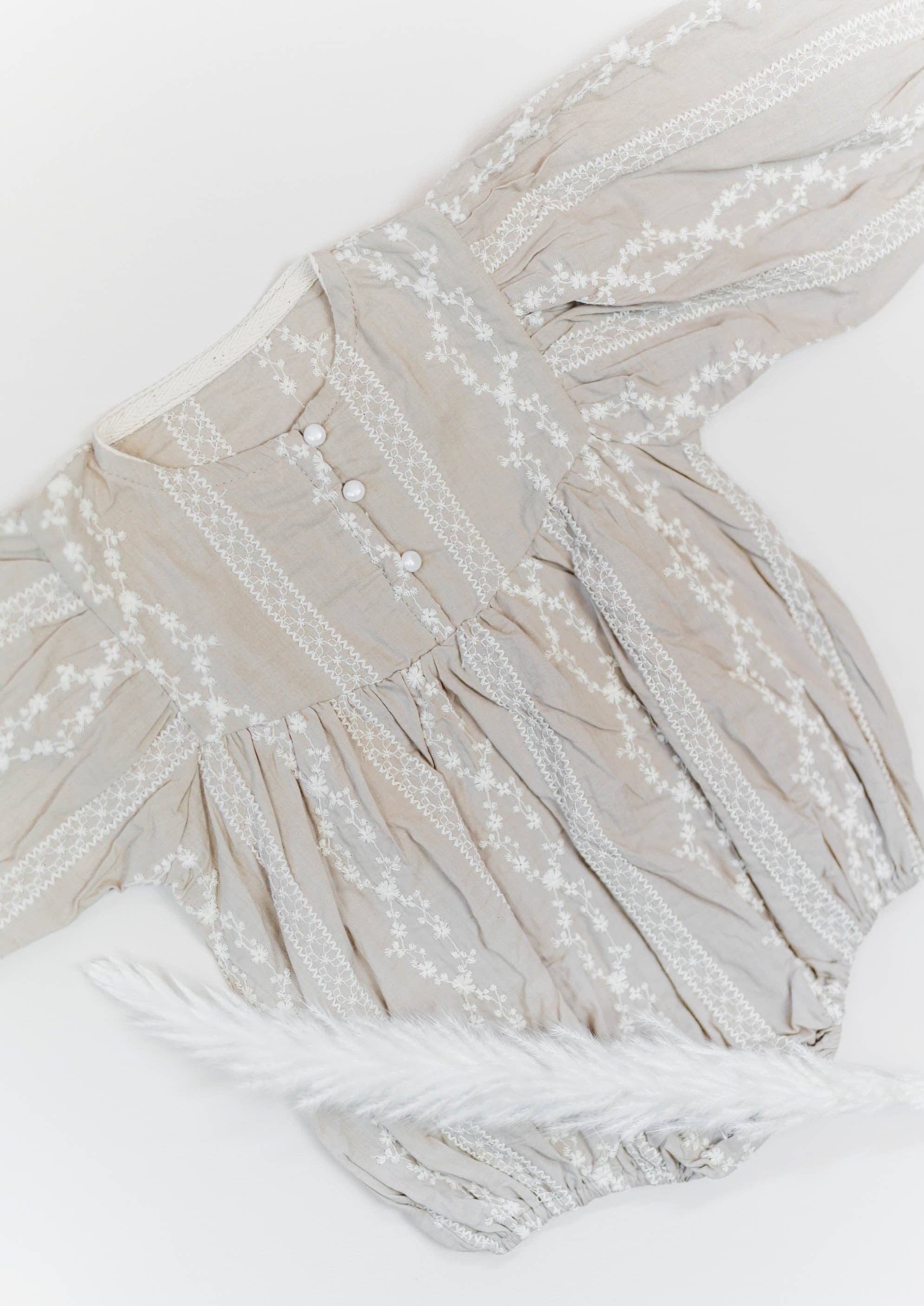 Laney + Sy – Bodysuit - Bebé por atacado – Body de Bordado Quinn4