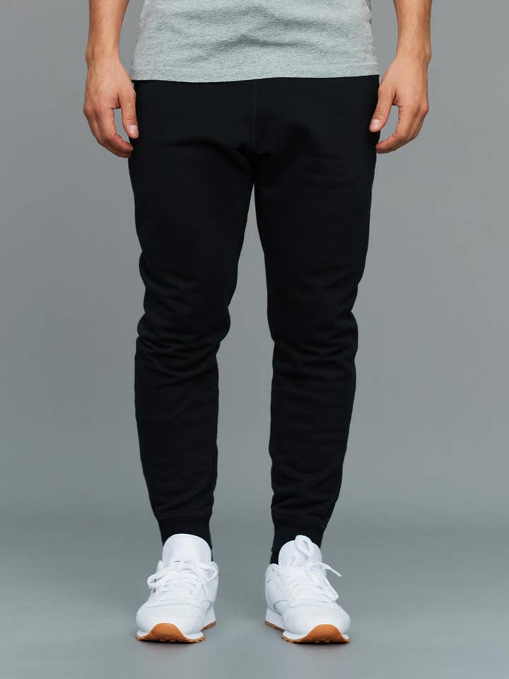 Pantalon de survêtement en tissu éponge noir pour la vente par Eleven New York