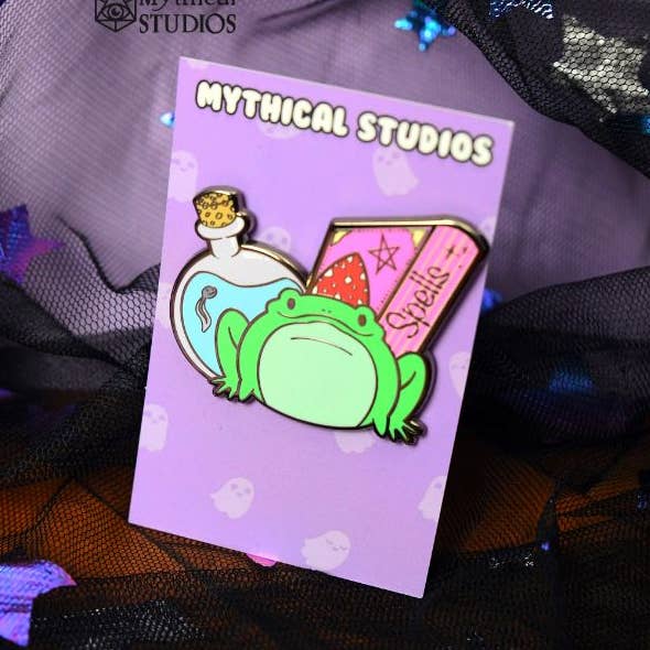 Encantador pin Froggo para venta al por mayor de Mythical Studios