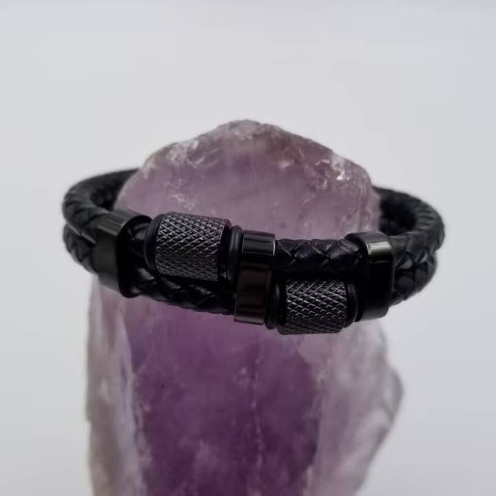 Bracelet en cuir noir tressé à pression magnétique pour la vente par magnolia jewelry