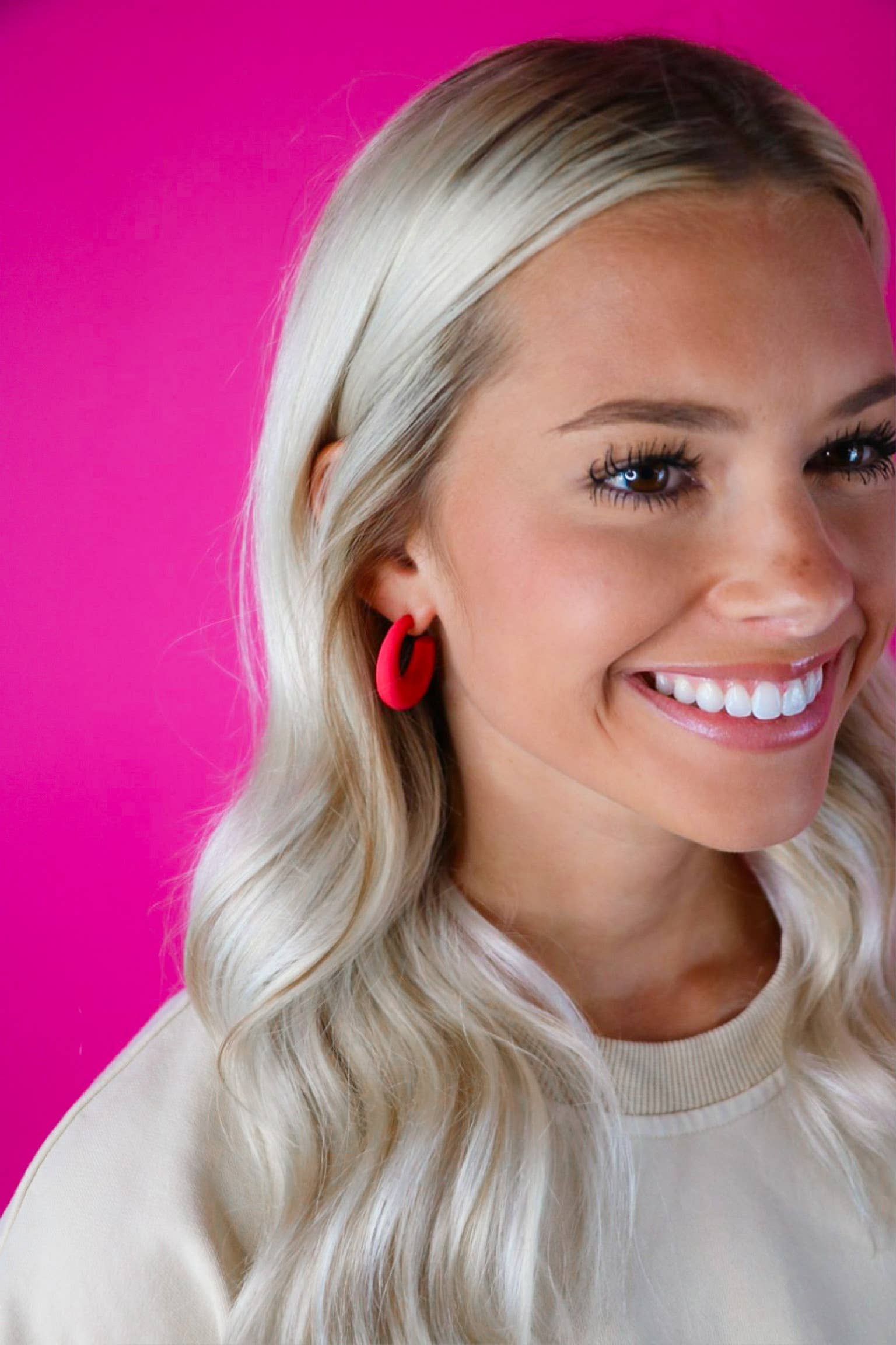 Taylor Shaye Designs - Wholesale Oorringen - Kleurrijke Kennedi Hoops2