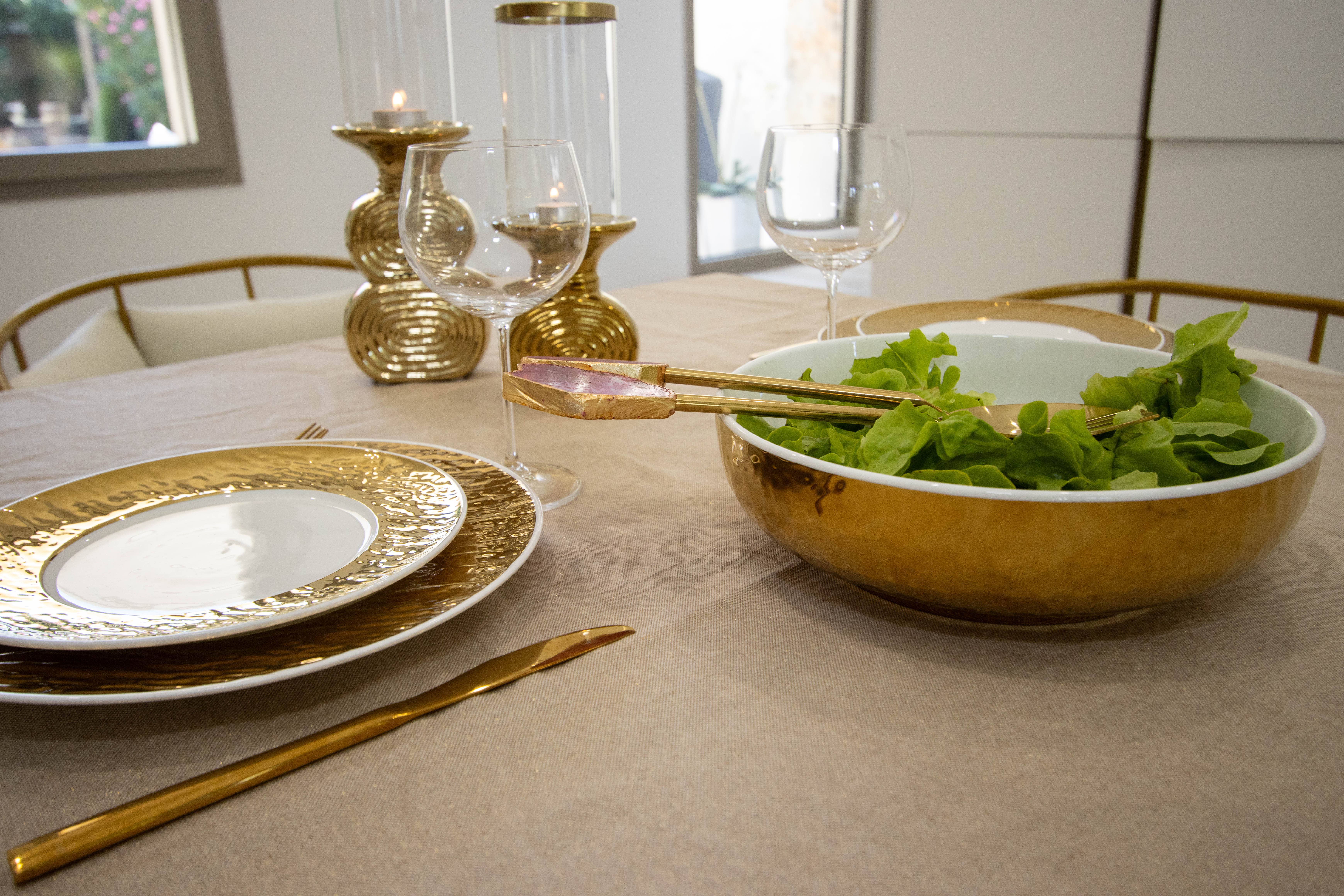 AULICA – wholesale Serveringsskål – Vit och Guld Salladsskål 25cm1