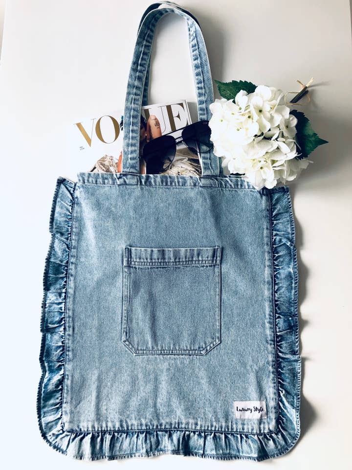 Sac fourre-tout en coton bleu à poches volantées pour la vente par Luxury Style UK