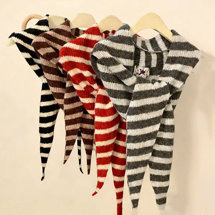 VERSATILE STRIPED KNIT TRIANGLE SCARF_CWASC03805 for wholesale by DOUBLJU