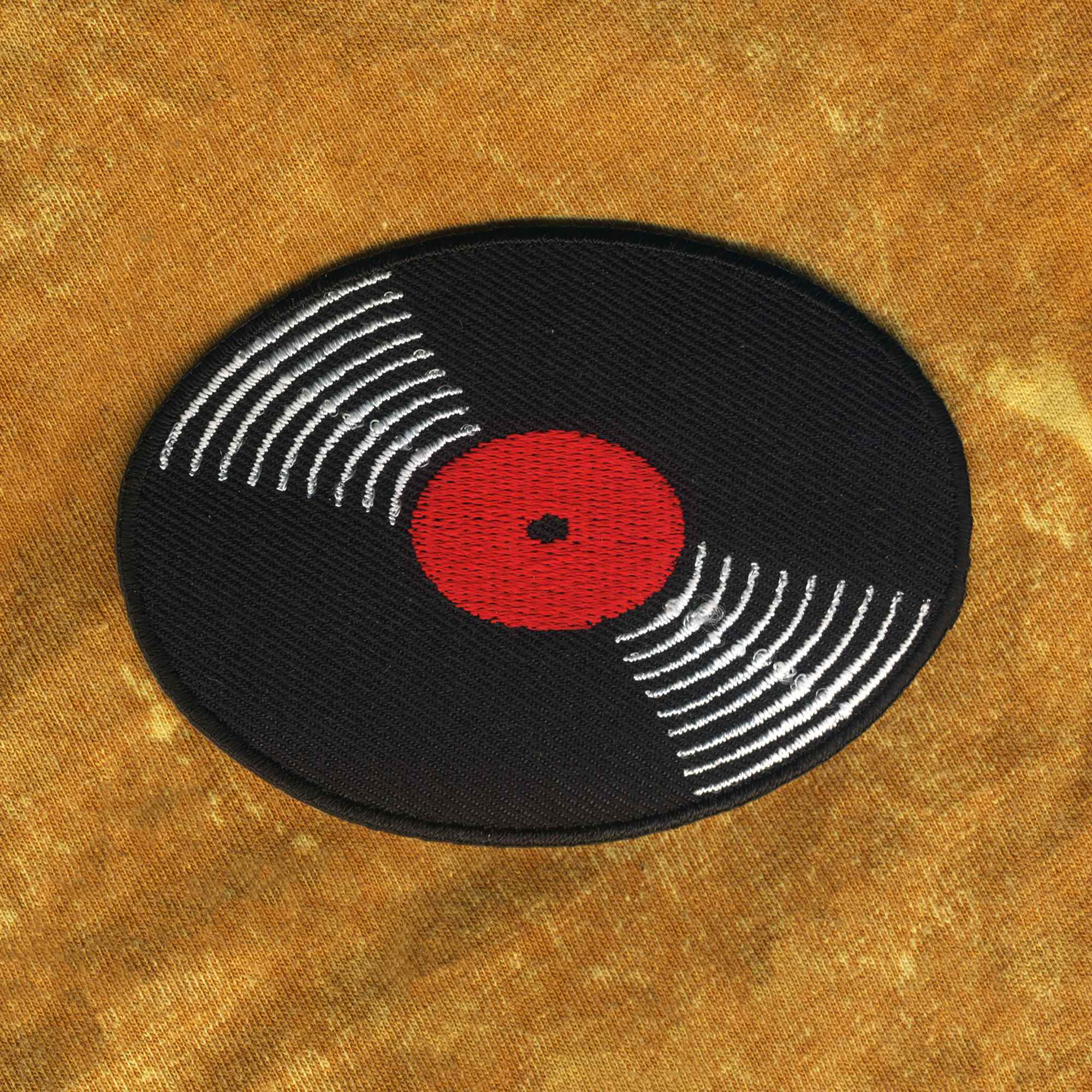 Tribal Trade GmbH - Vente Écusson - Patch vinyle rouge et noir en forme de disque1