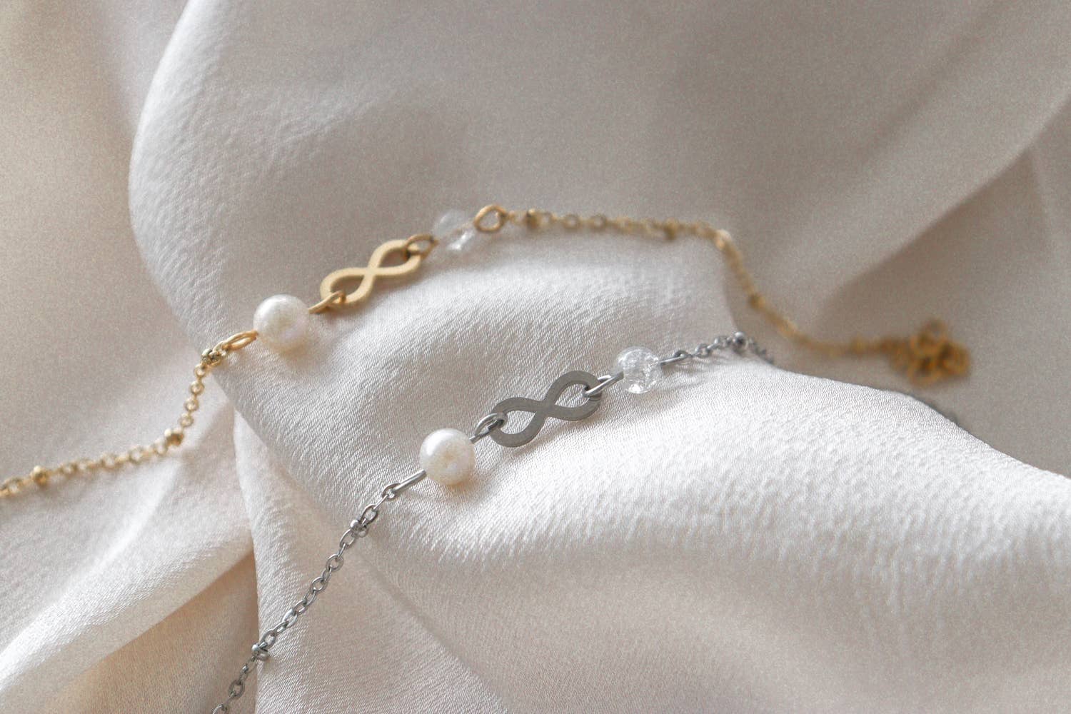 Saint Clairmont - Wholesale Charm/Dangle Bracelet - Infinity & Pearl Bracelet - Gold2