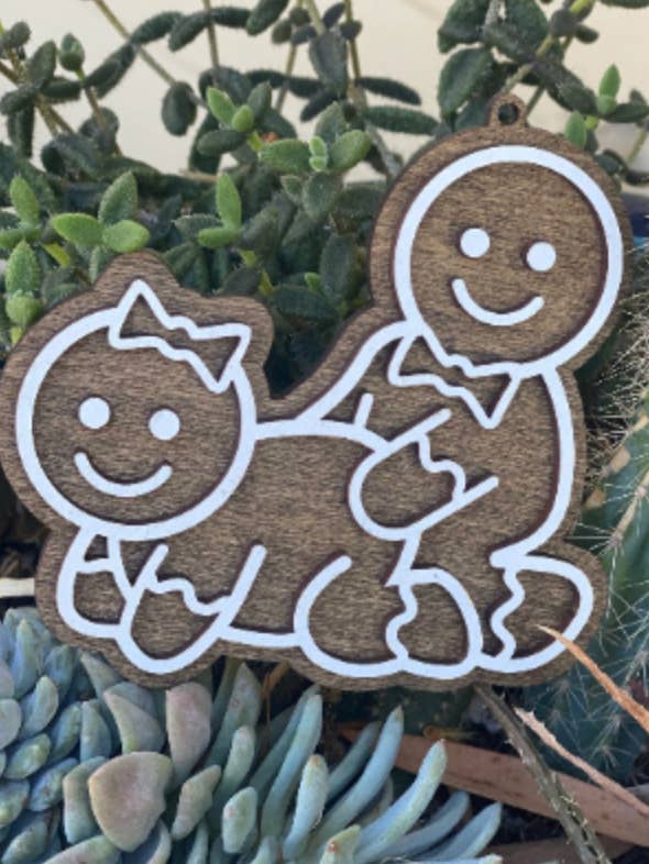 Décoration coquine en bois en faux pain d'épice en forme de chien pour la vente par BUBBLEHEAD INK