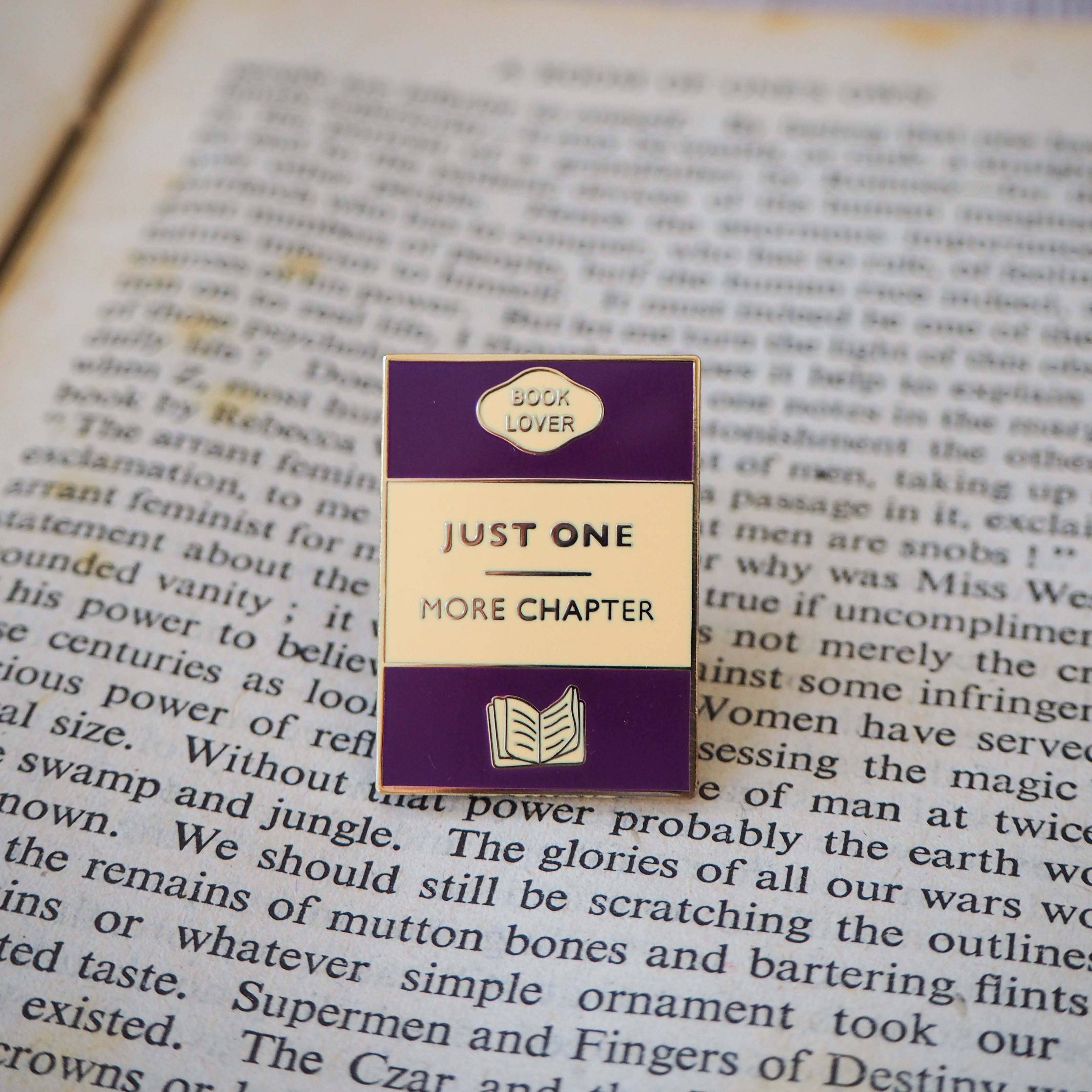 LiteraryEmporium - Wholesale Lapel Pin/Button - 'Just One More Chapter' - Book Lover Enamel Pin Badge4
