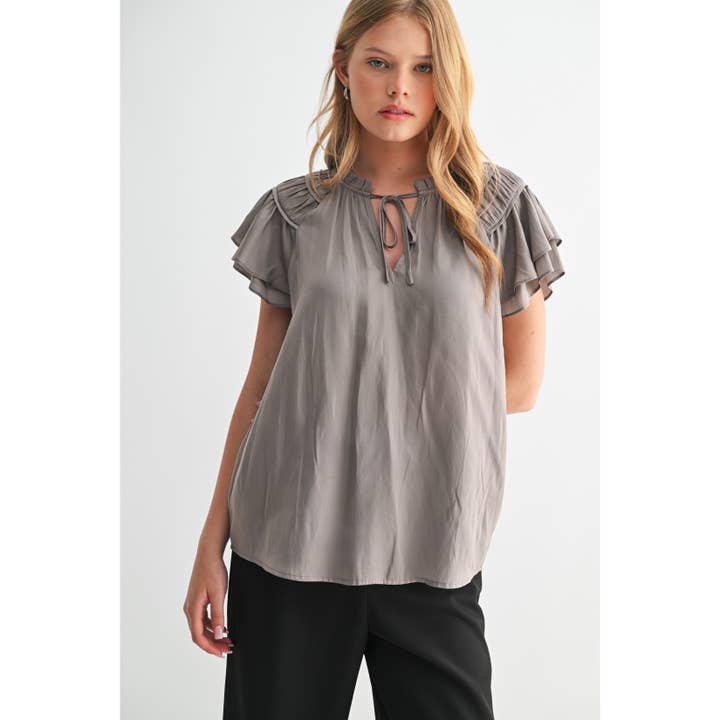 SATINBLUSE MIT RÜSCHEN UND KURZEN ÄRMELN für den Großhandel von FUN2FUN