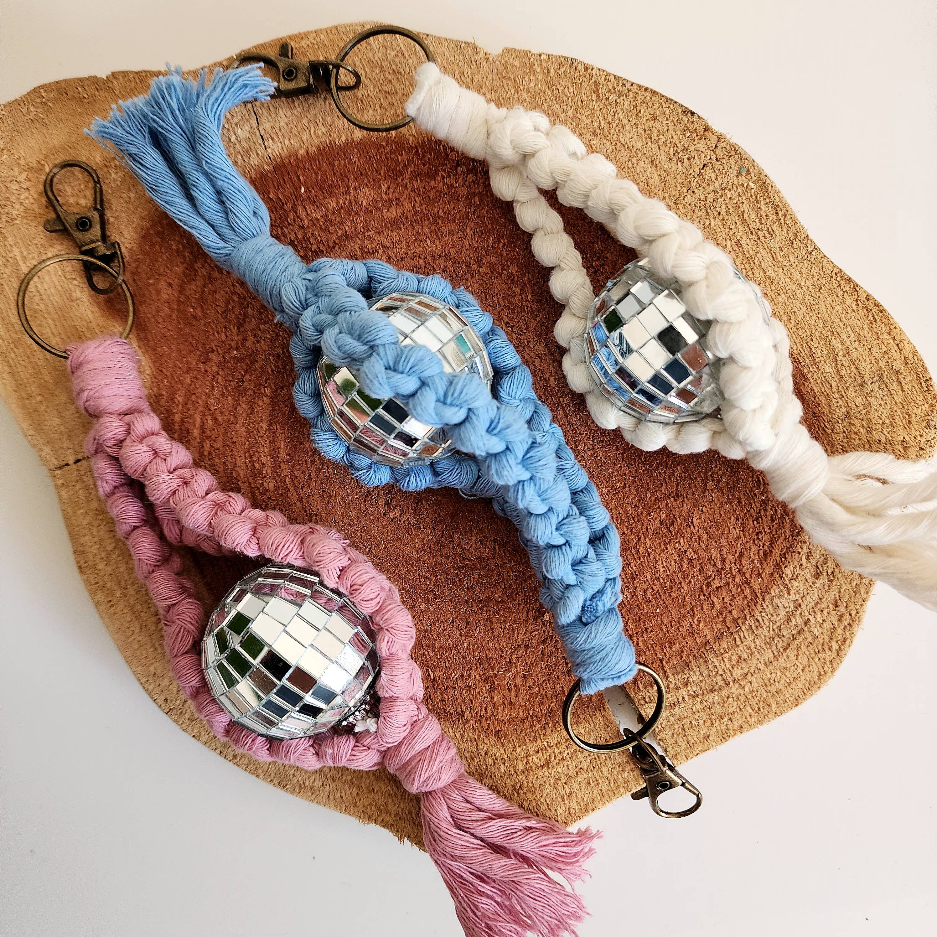 Handmade By Uruba – Porta-chaves - Mulher por atacado – Porta-chaves bola Macrame Disco/Carregador de Carros/Cabide, Porta-chaves Trendy10