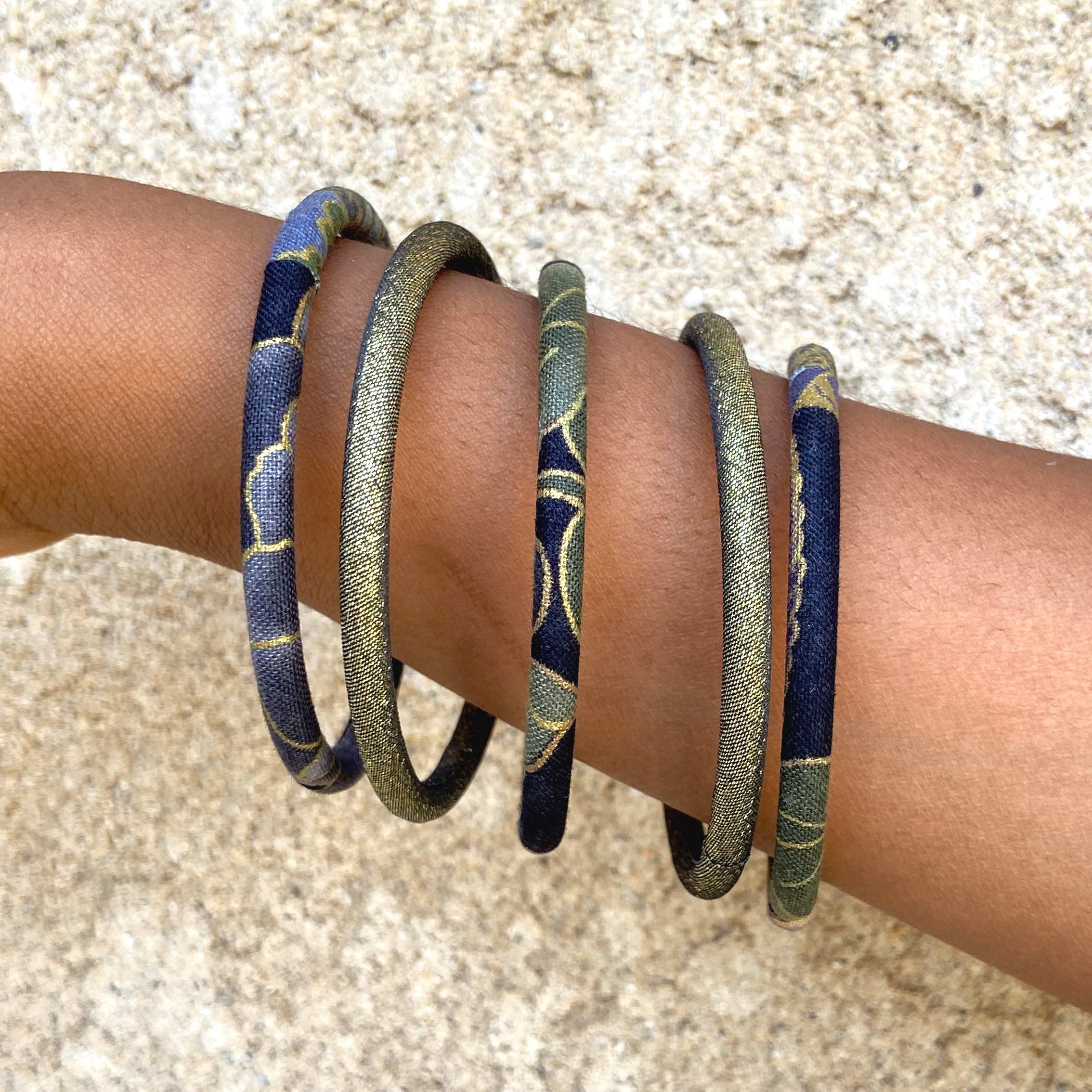 Melokane - Wholesale Bangle Bracelet - Sparkling fabric bangle bracelet in khaki-bronze color7