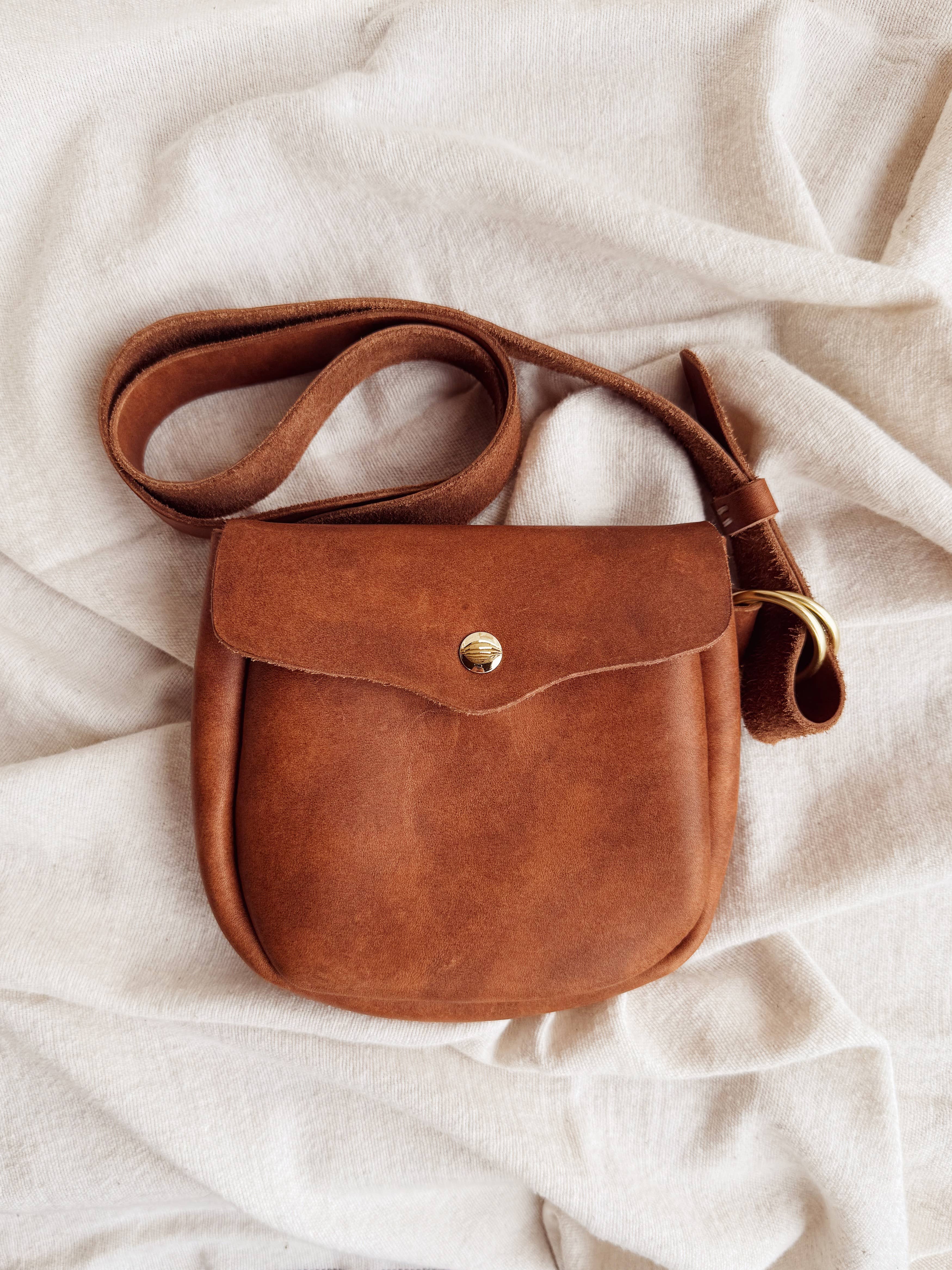 Middleyak Leather Co. - Wholesale Tote Bag - Women's - Marguerite Leather Sporran | Crossbody Bag15