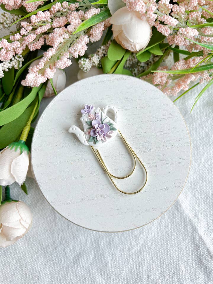 Paarse Bloemen Theepot Polymeerklei Paperclip Bladwijzer voor wholesale door Morning Dew Designs