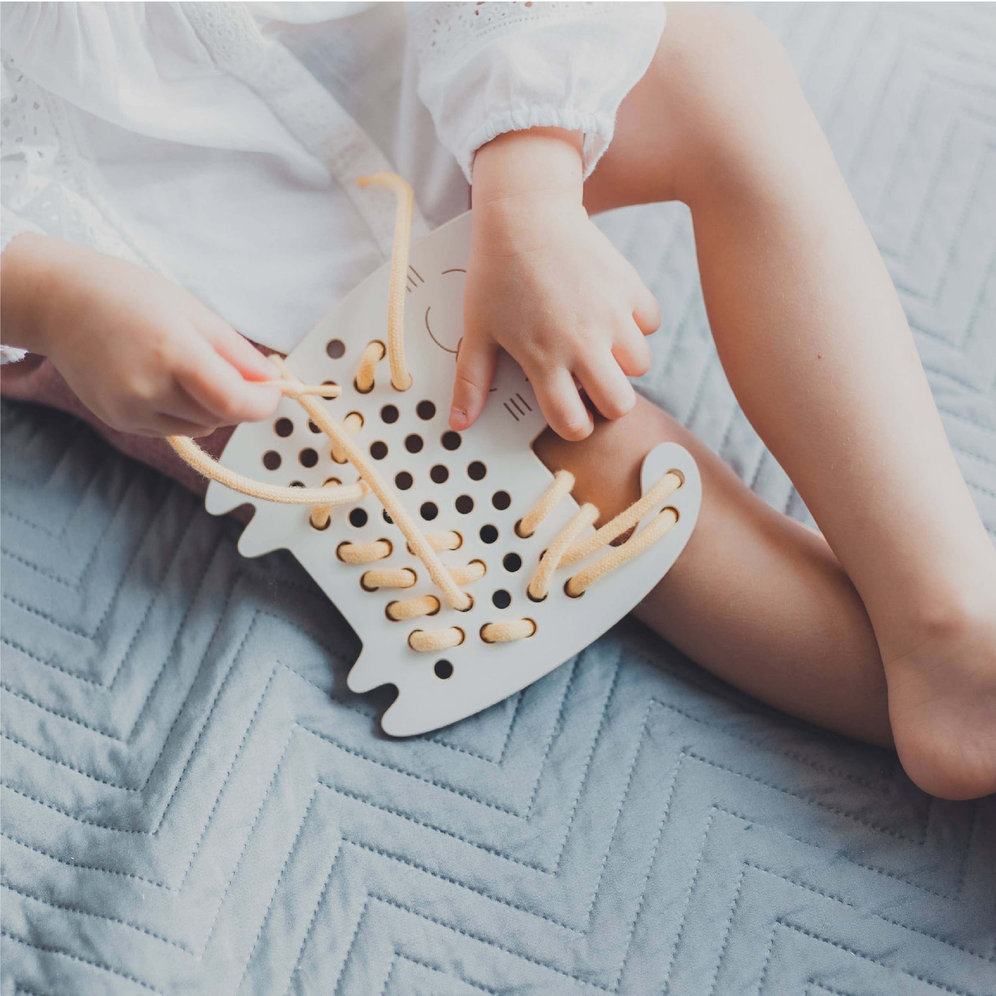 milin - Wholesale Houten speelgoed - Kinderen - Sophia de kat houten veterkoordspel, Montessori8