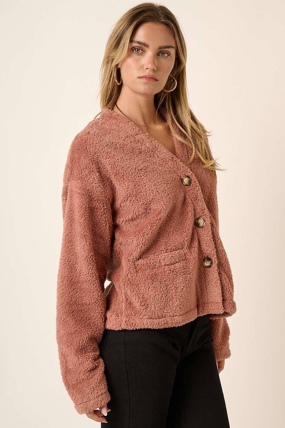 mittoshop – Großhandel Strickjacke – Damen – CARDIGAN AUS PELZ MIT KNOPFLEISTE14