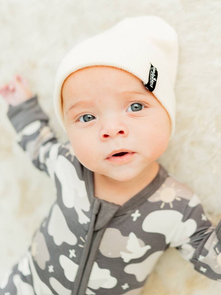 Bonnet Oatmeal pour la vente par Handpicked and Chosen