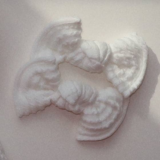 BloomClips a costine ondulate bianche o fascia in nylon per la vendita all'ingrosso da parte di Bloom Headwraps