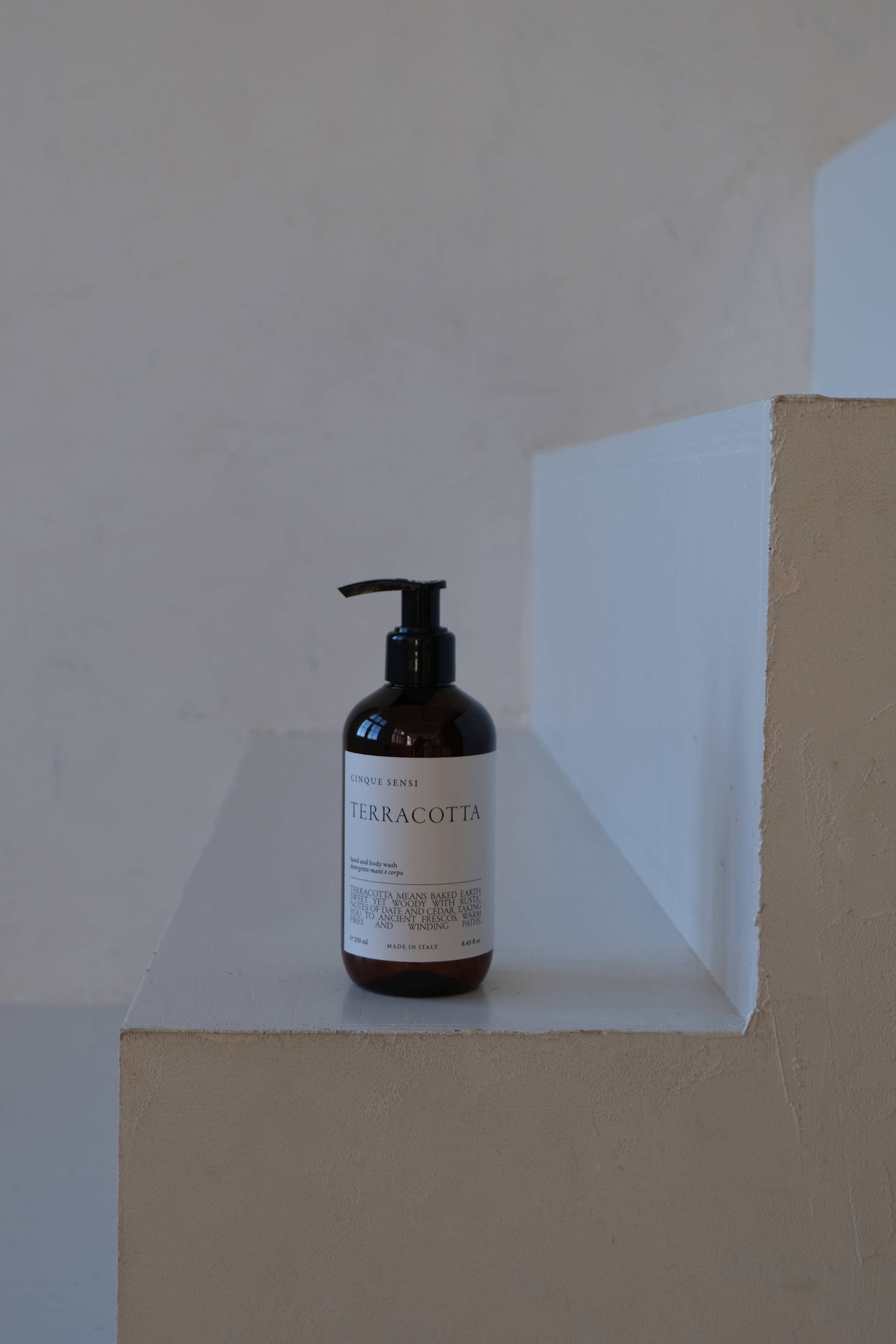 Cinque Sensi - Wholesale Body Wash/Shower Gel - Hand/Body Wash (250ml)1