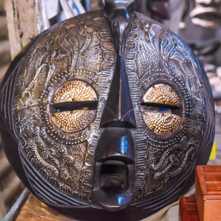 Elimicah - Wholesale Wall Accent - Authentic African Wall Masks: Handcrafted Wooden Round Masks
