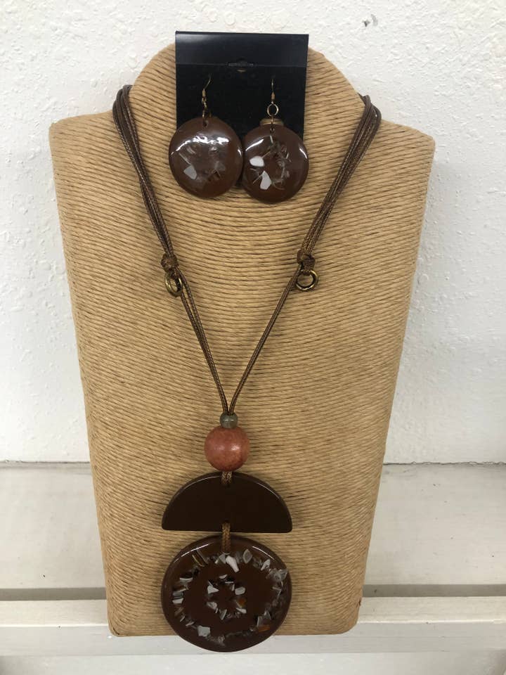 ADJUSTABLE BROWN WAX CORD WITH BROWN ROUND BALL AND ROUND RE for wholesale by International Duru's