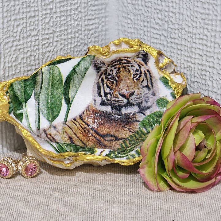 Bee my Oyster - Vente Plateaux à bijoux - Plat à babioles Tiger Safari Animals en forme de coquille d'huître3
