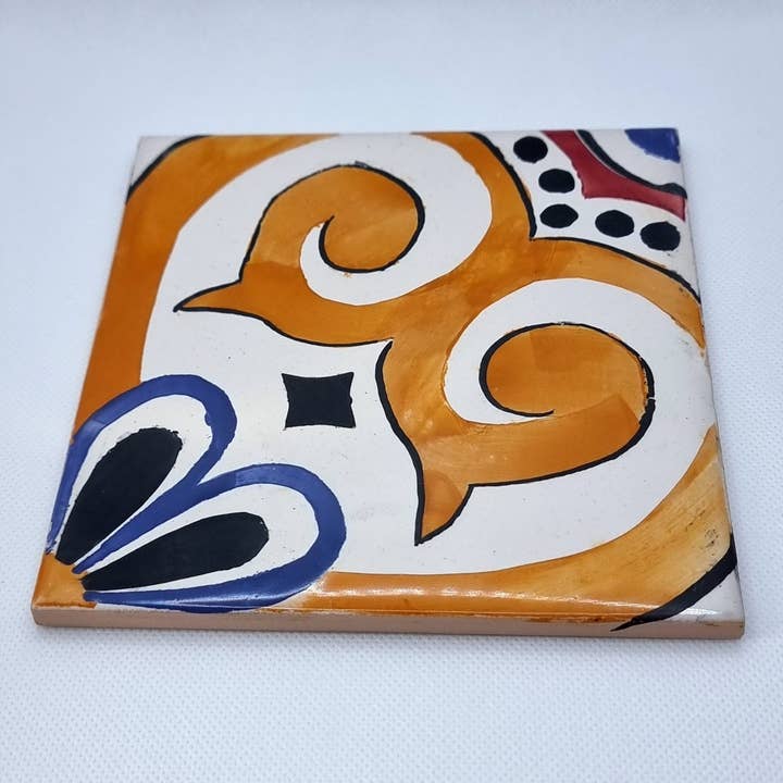 Handbemalte Fliesen: Untersetzer & Topflappen – Zeitloses Erbe für den Großhandel von Hazbruk Ceramics