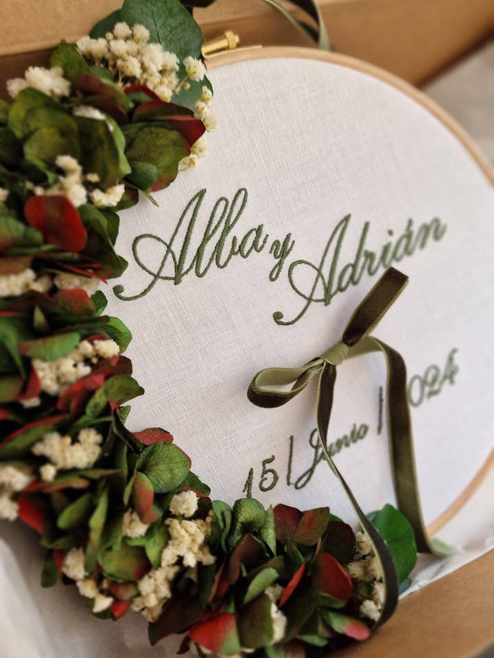 Embroidered Linen Frame Alba for wholesale by Staller