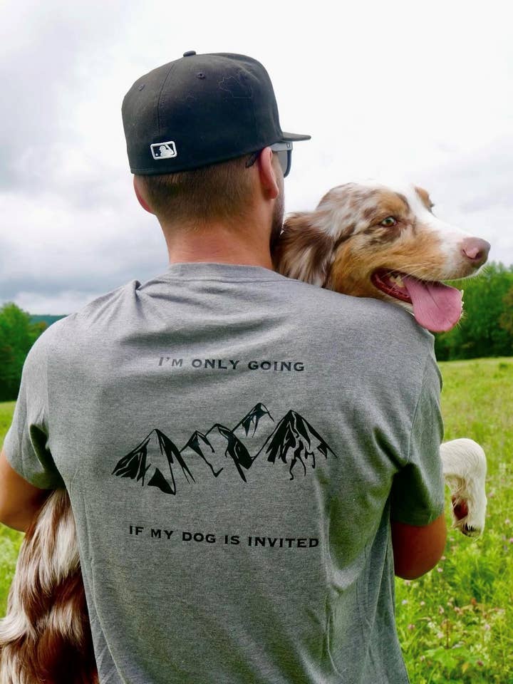 Je n'y vais que si mon chien est invité - T-shirt pour la vente par TCR Boutique