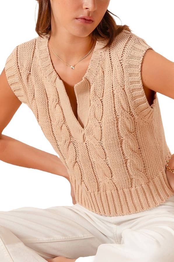 Vanilla Monkey – wholesale Knitted jumper – Women′s – Notched Neck Cable Knit Sweater Vest0
