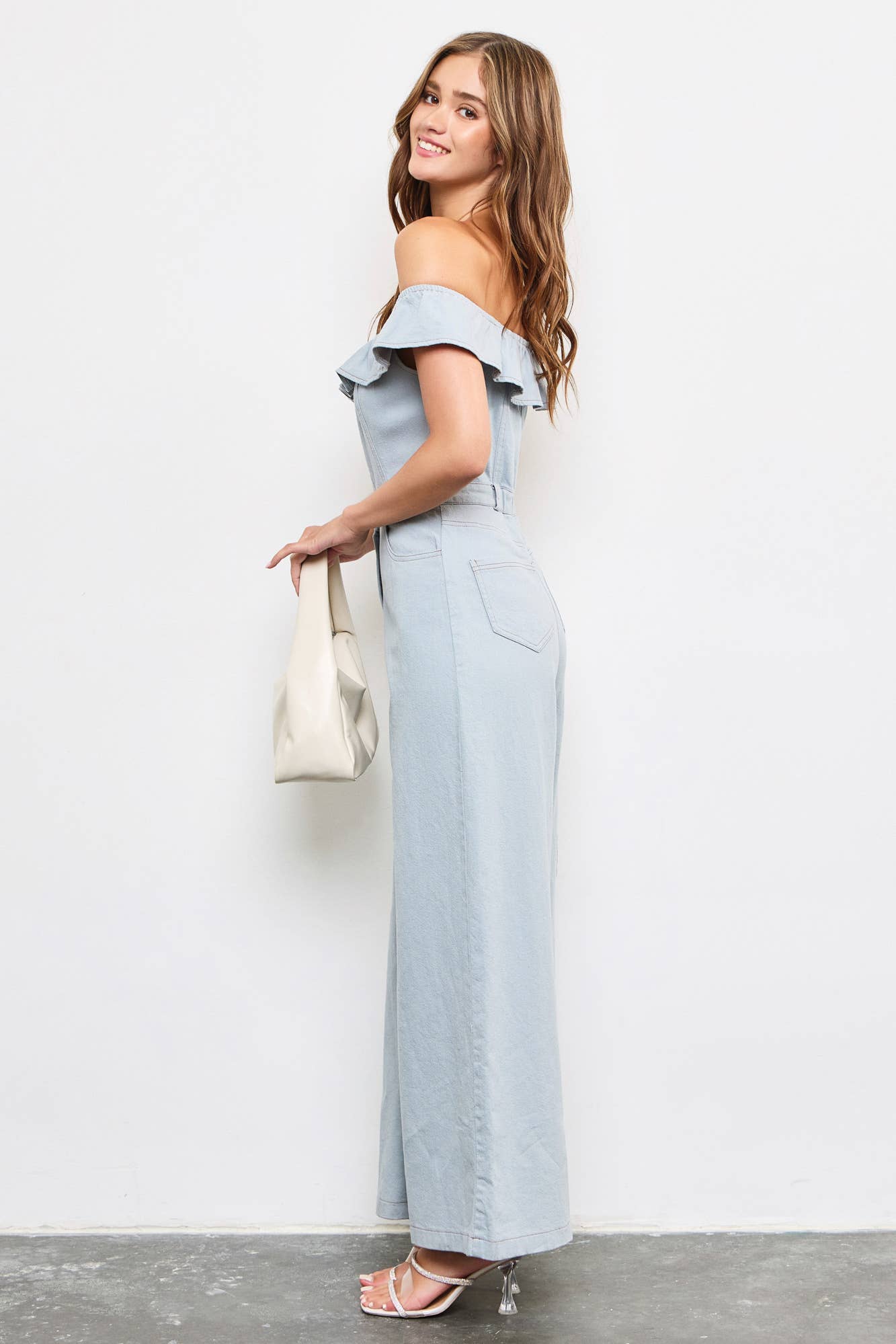 Mustard Seed – Großhandel Jumpsuit – Damen – SCHULTERFREIER OVERALL MIT RÜSCHEN9