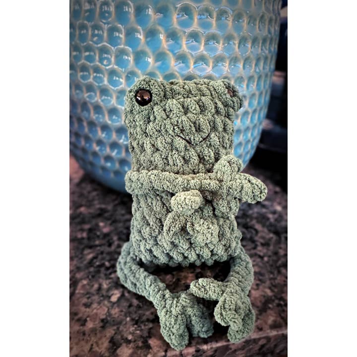 IvyThreads - Wholesale Stuffed/Plush Toy - Kids & Baby - Weighted Crochet Leggy Frog Stuffed Animal Plush1