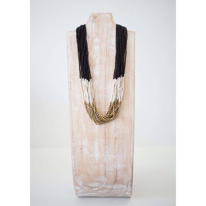 Hema Halskette - Schwarz und Creme für den Großhandel von Aid Through Trade