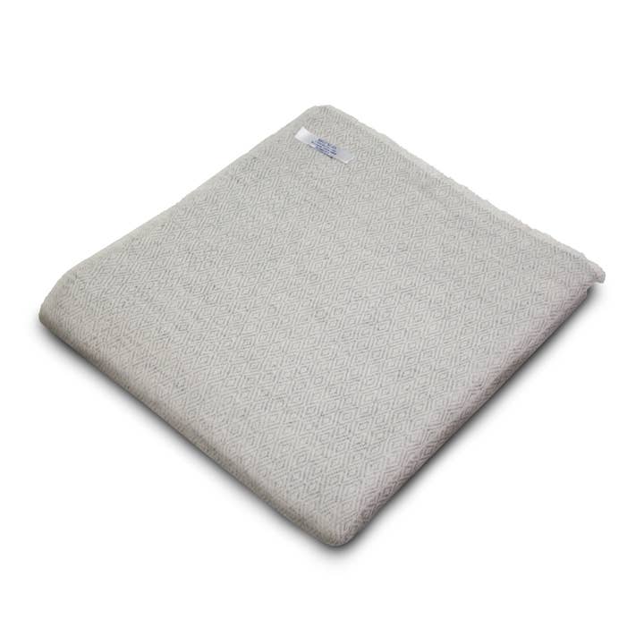 BNB Crafts Inc. - Wholesale Throw Blanket - Natural Diamond Design Cashmere Blanket