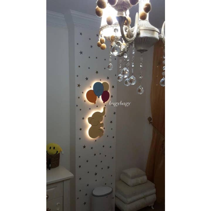 può fare tutti i colori Lampada da parete con 4 palloncini per cameretta bambini Decorazione da parete per nursery in vendita all'ingrosso su Faire4