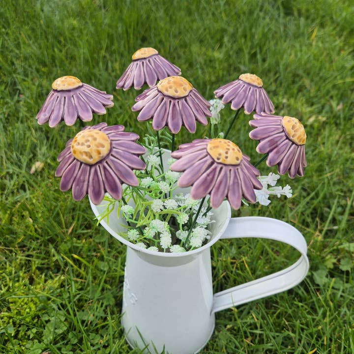 Keramikblume Lila Kamille, Pflanzenstab, Blume am Stiel für den Großhandel von Pannonhem AB.