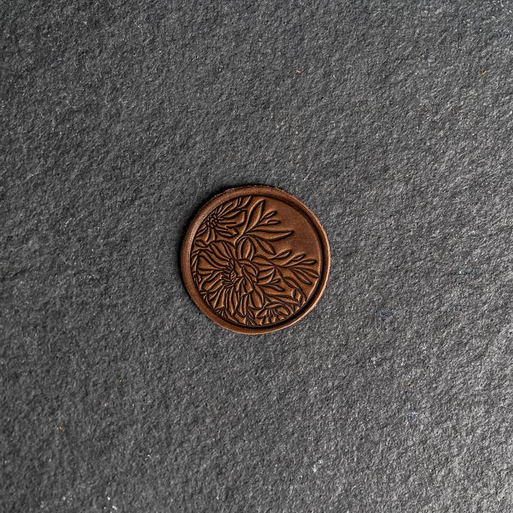 Ox & Pine - Vendita all'ingrosso Toppe - Toppe in Pelle Floreale con Chiusura a Strappo Opzionale - Cerchio2