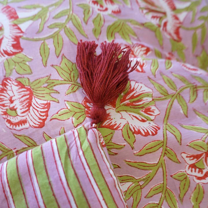 “Lysa” quilt for wholesale by Claire Beaugrand