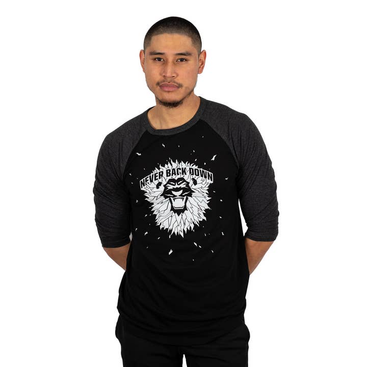 ”Never Back Down” Raglan Tee Svart för wholesale av HeadQuarters Clothing