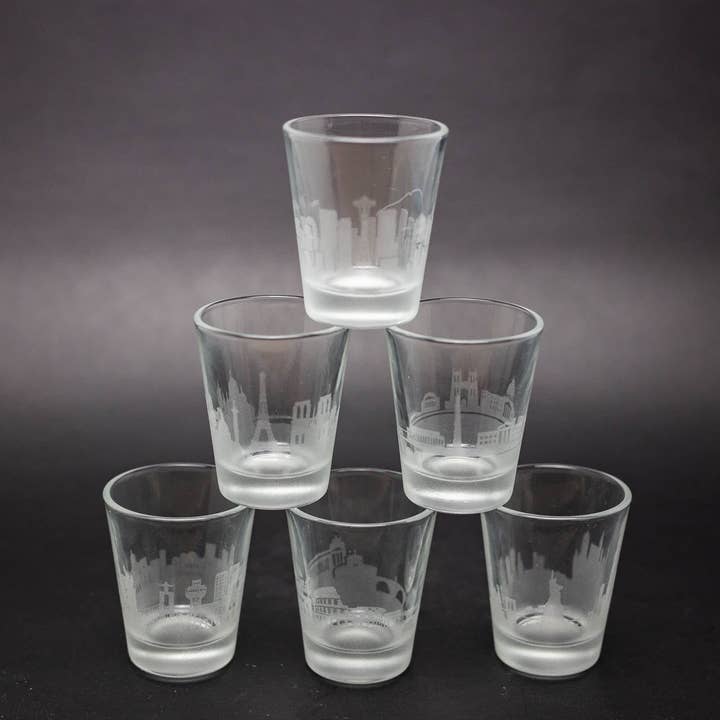 Vaso de chupito City Skyline de pedido personalizado, vaso de chupito de 2 onzas para venta al por mayor de Urban & Etched
