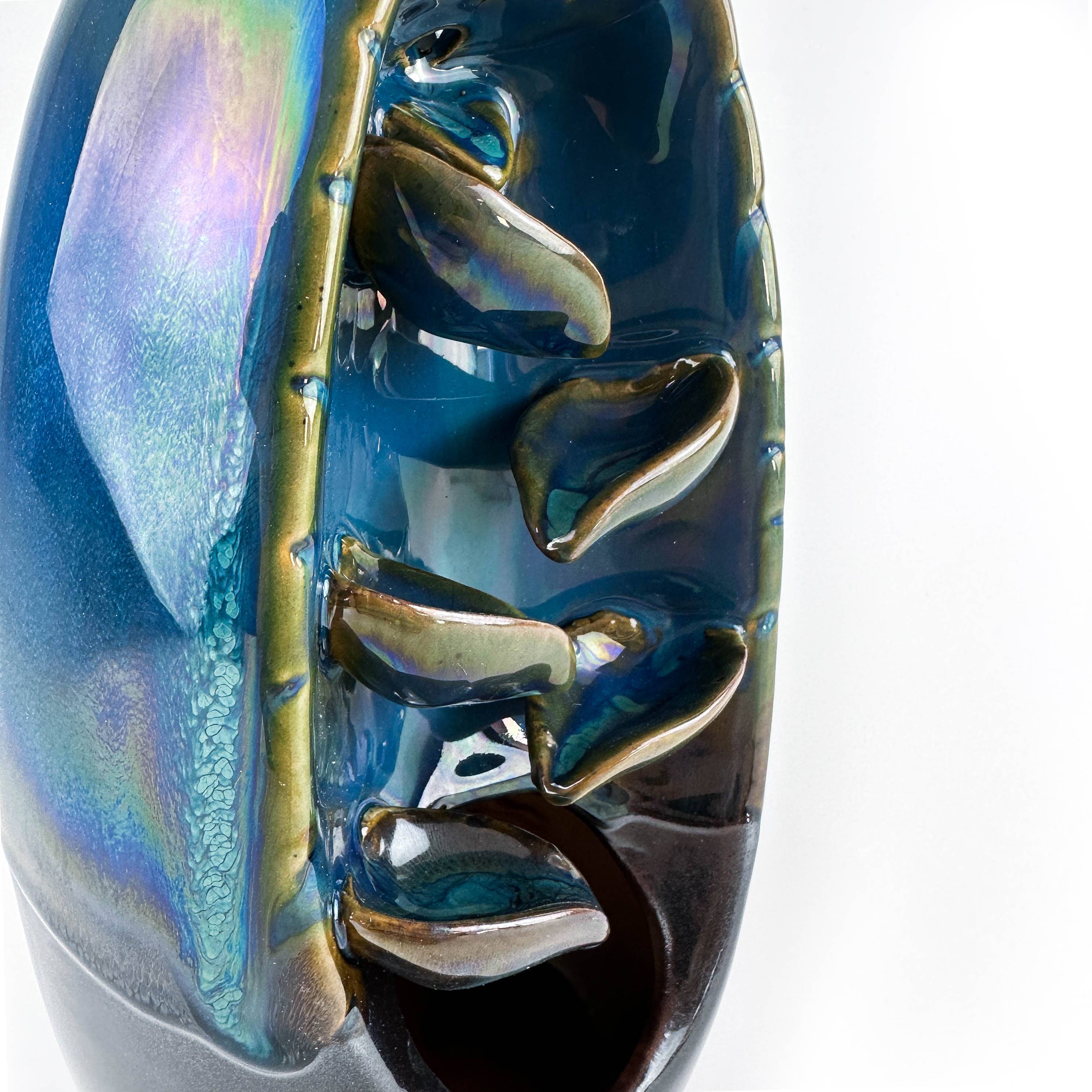 GREENROOTS USA LLC - Venta al por mayor Portainciensos - Quemador de Conos de Reflujo de Cerámica en Cascada 19 cm de Alto x 9 cm de Ancho5