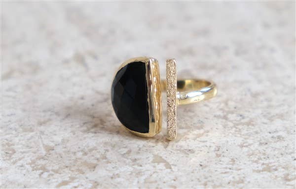 Atelier Leblanc – wholesale Single stone/solitaire ring – Half-moon Black Onyx Ring1