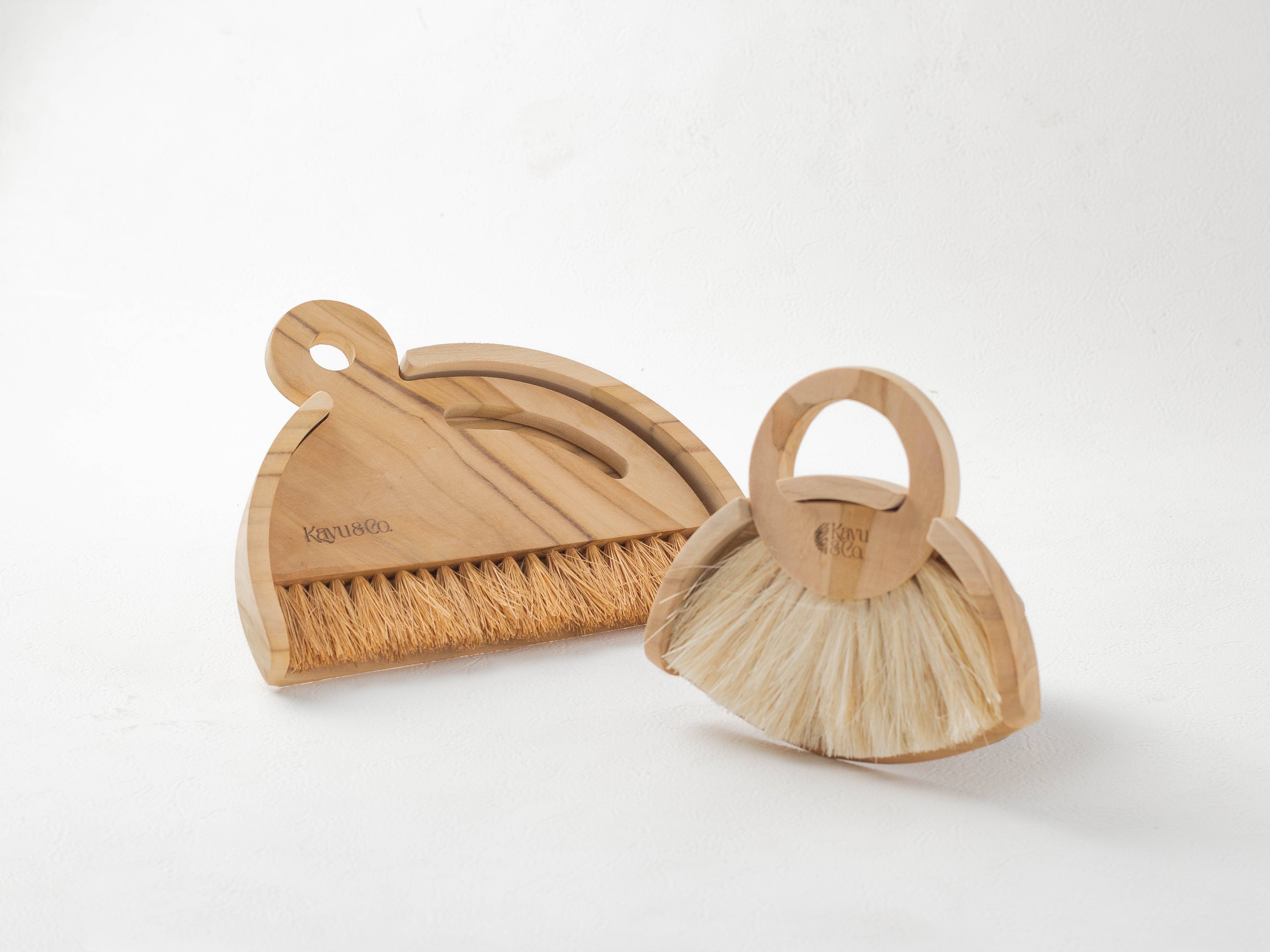 Kayu&Co. - Wholesale Dusting Brush & Duster - Wooden Dustpan & Brush Set - Large4