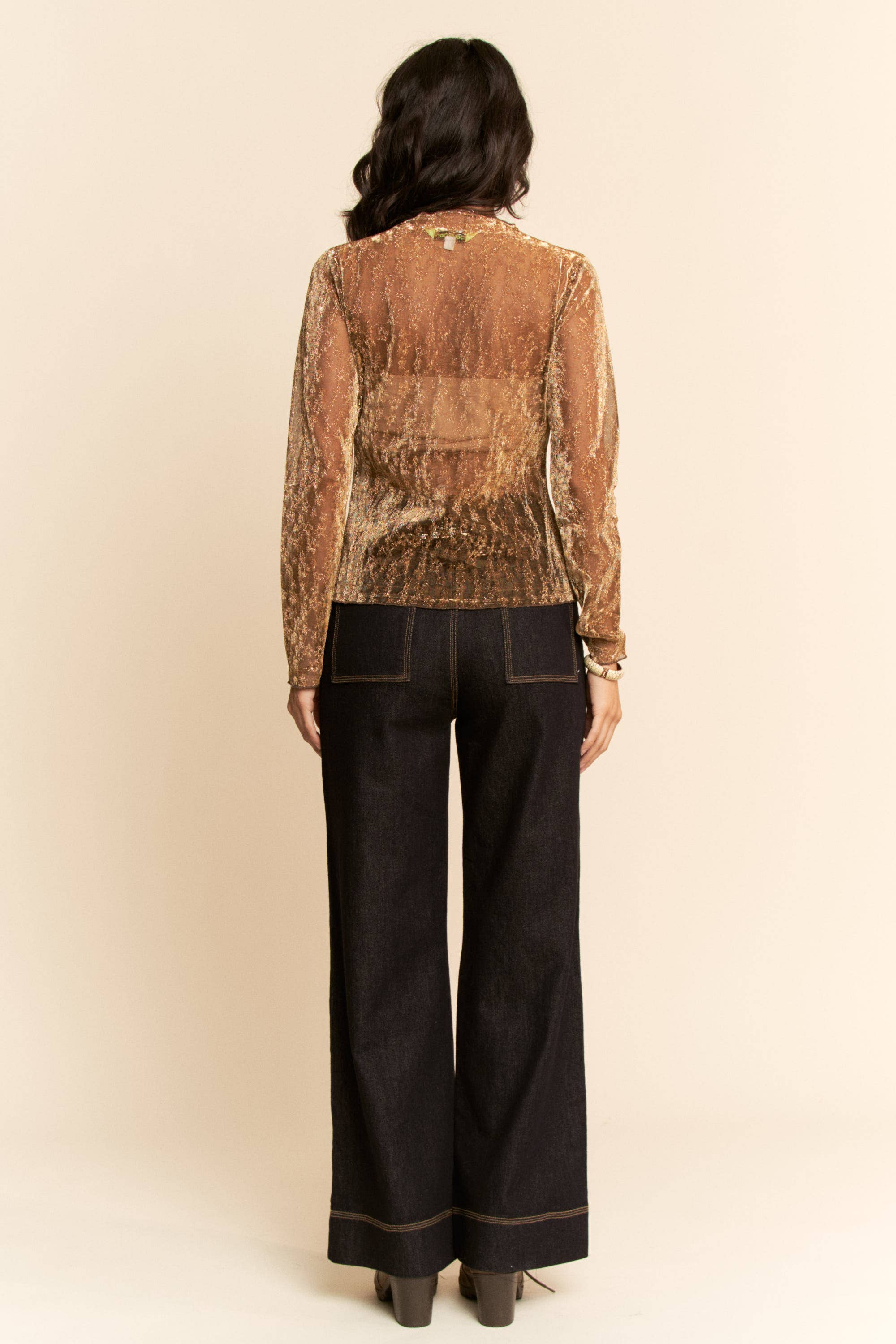 Davi & Dani - Vendita all'ingrosso Top in maglia - Donna - TOP A MANICHE LUNGHE IN TESSUTO METALLICO TRASPARENTE PLUS19