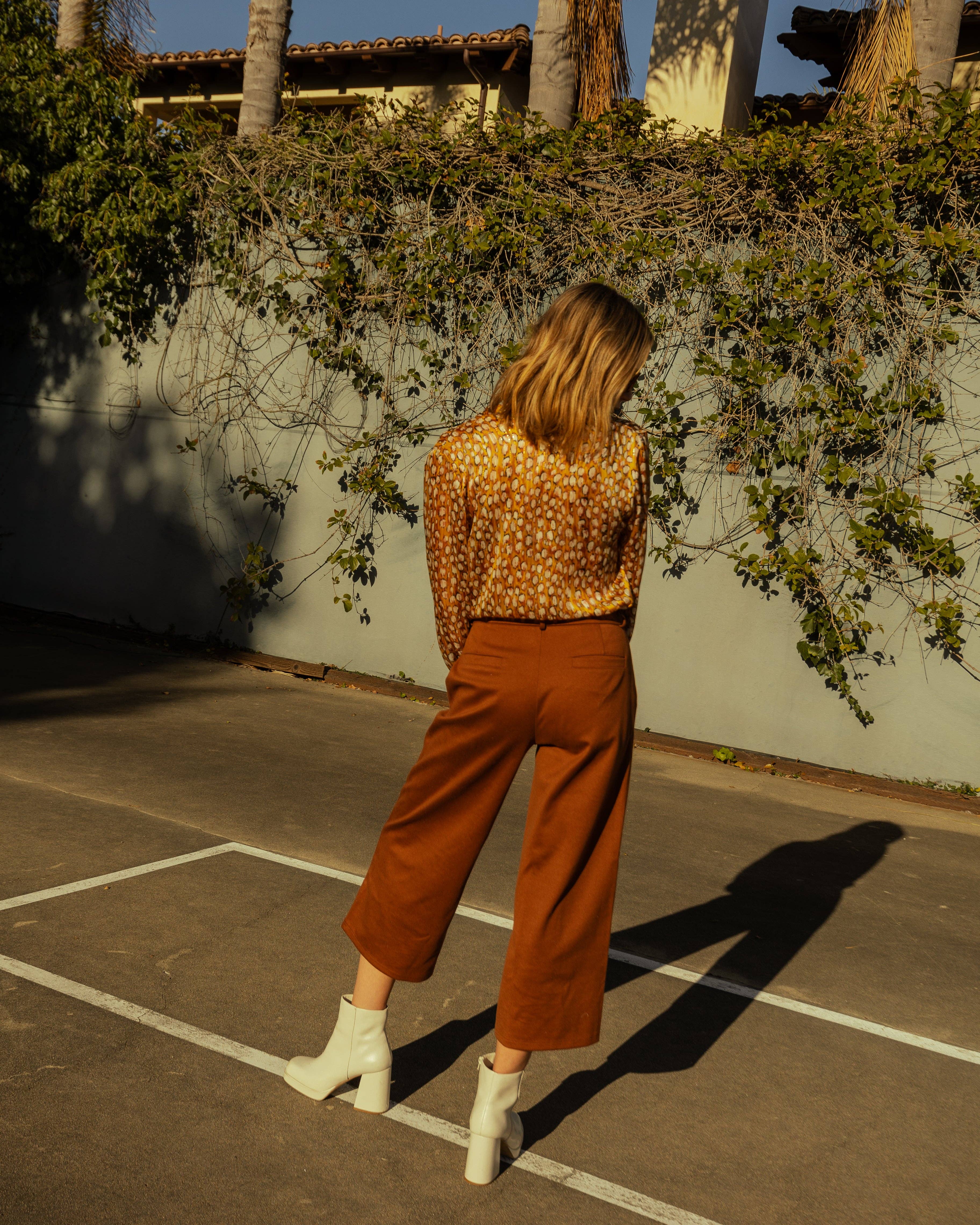 Jennafer Grace – Großhandel Bluse – Damen – Ozelot-Schimmer-Krawattenbluse8