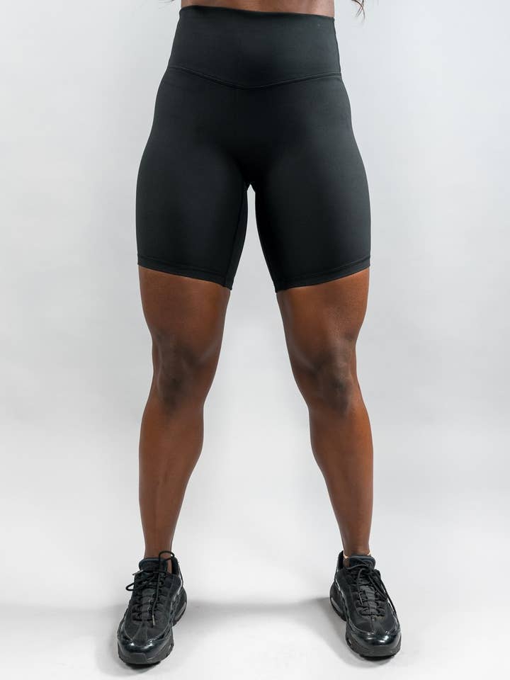 Effortless Classic Biker Shorts - Black por atacado de Til You Collapse