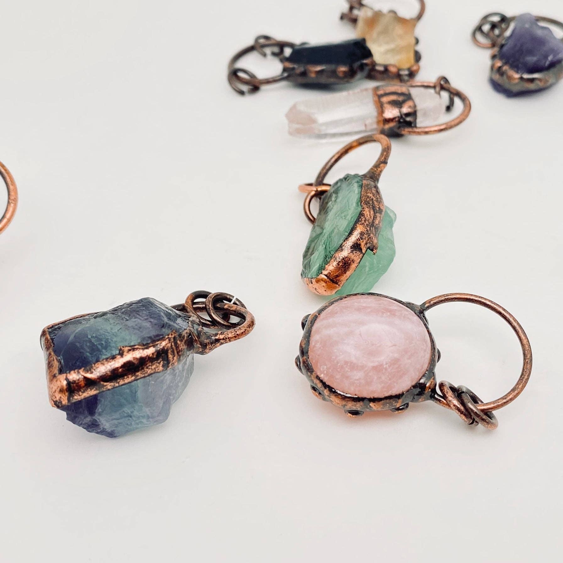 Mio Queena - Wholesale Spiritual Stone/Crystal - Multi-style Amorphous Natural Rough Stone Pendant - CS10