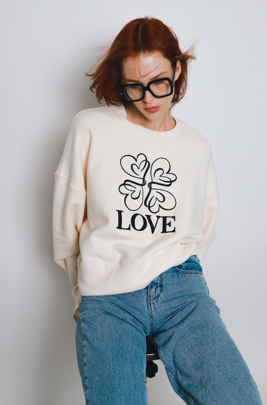 EASY MODE - Wholesale Graphic Sweatshirt - Women's - Embroidered sweatshirt - 80039