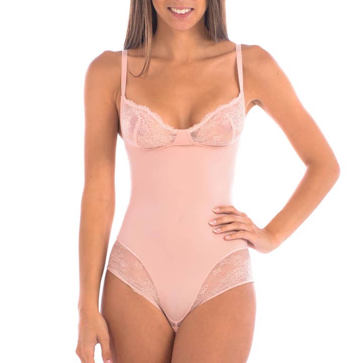 Bodysuit Shaper med sexig spets detalj rodna för wholesale av Body Beautiful Shapewear